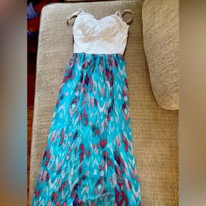 Woman’s spring dress size small